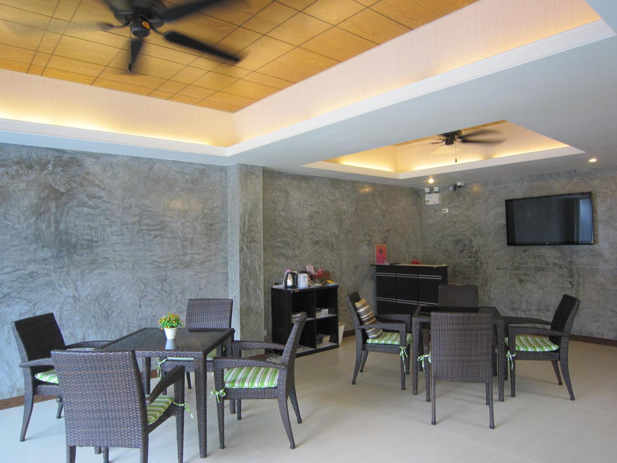 White Cat Hotel Khao Lak Exterior photo