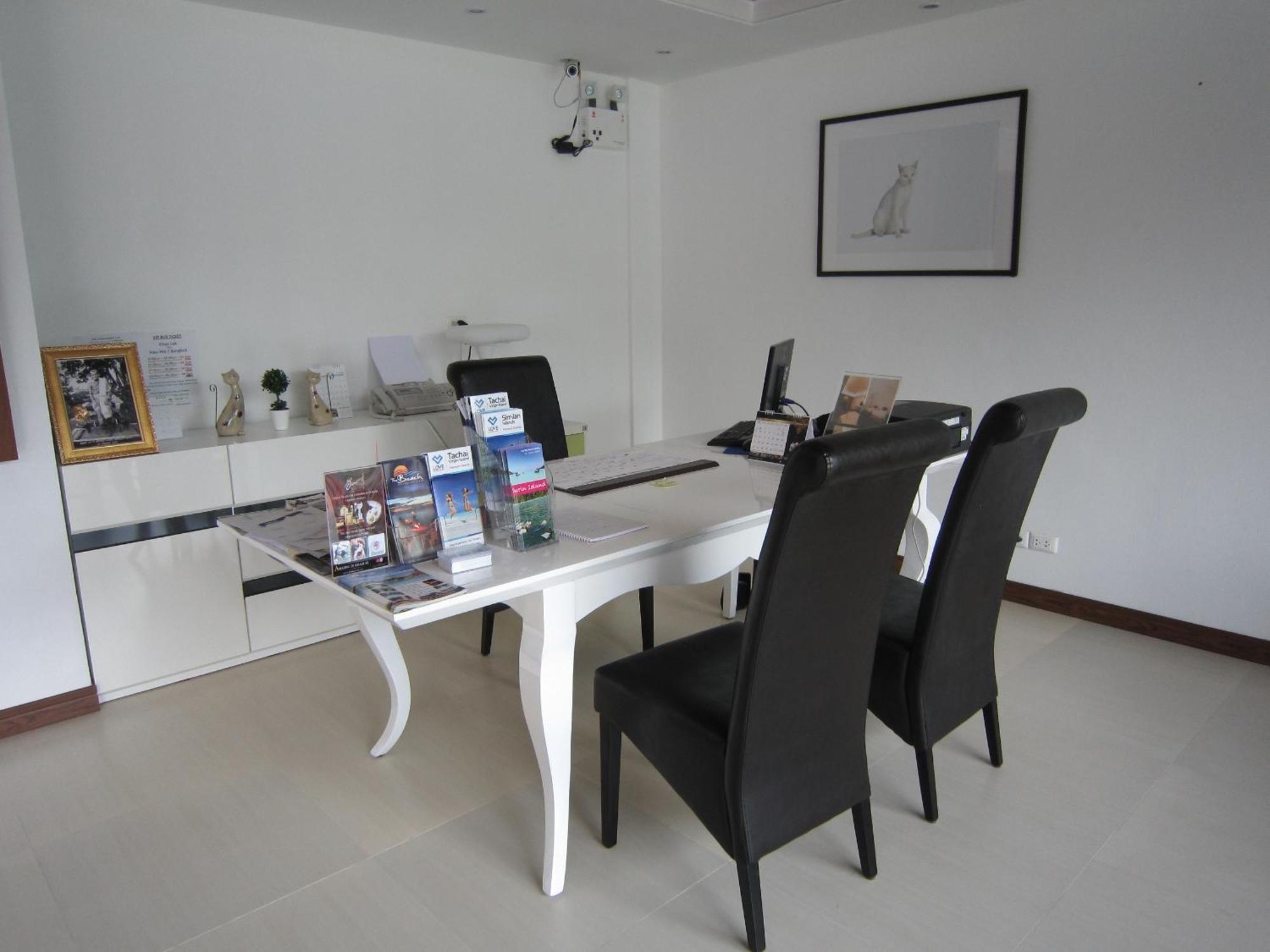 White Cat Hotel Khao Lak Exterior photo