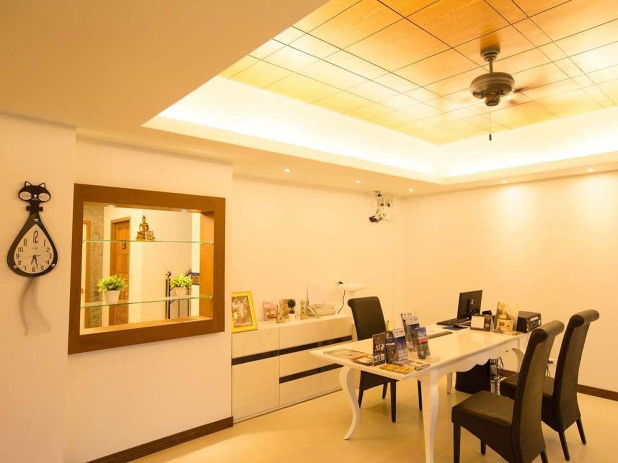 White Cat Hotel Khao Lak Exterior photo